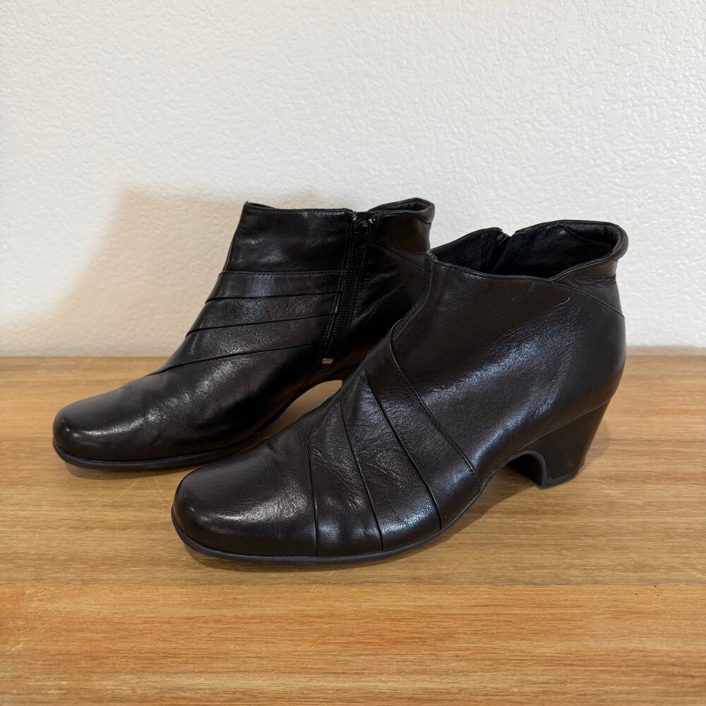 Clarks Artisan Dark Brown Leather Heeled Ankle Boots Women's Size 8.5